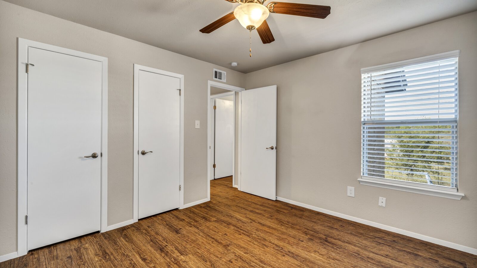 Blanco Oaks Apartments Photo Gallery